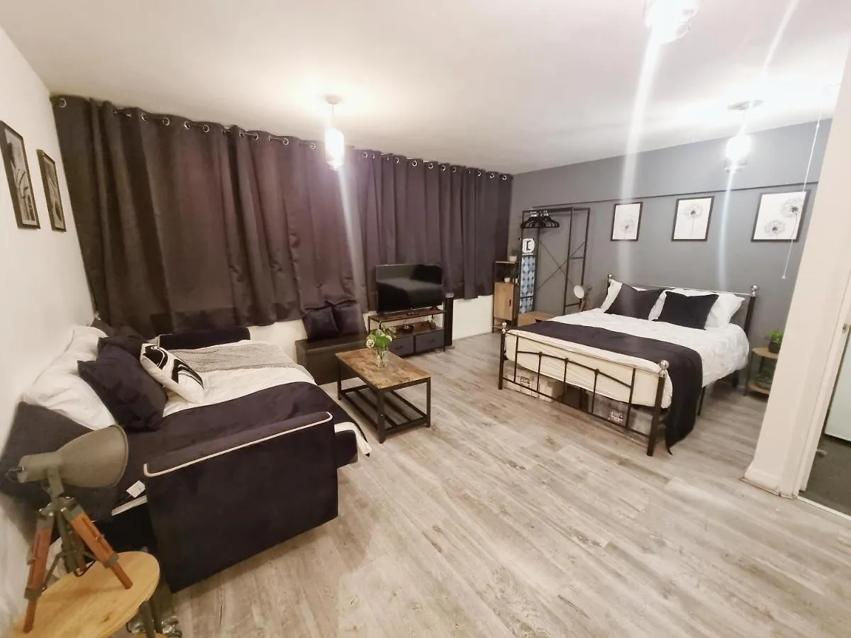 The Mayfield Apartment لندن