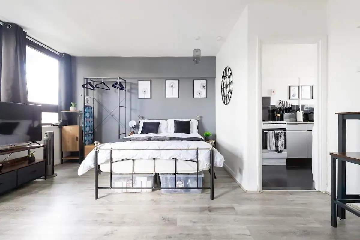 The Mayfield Apartment لندن